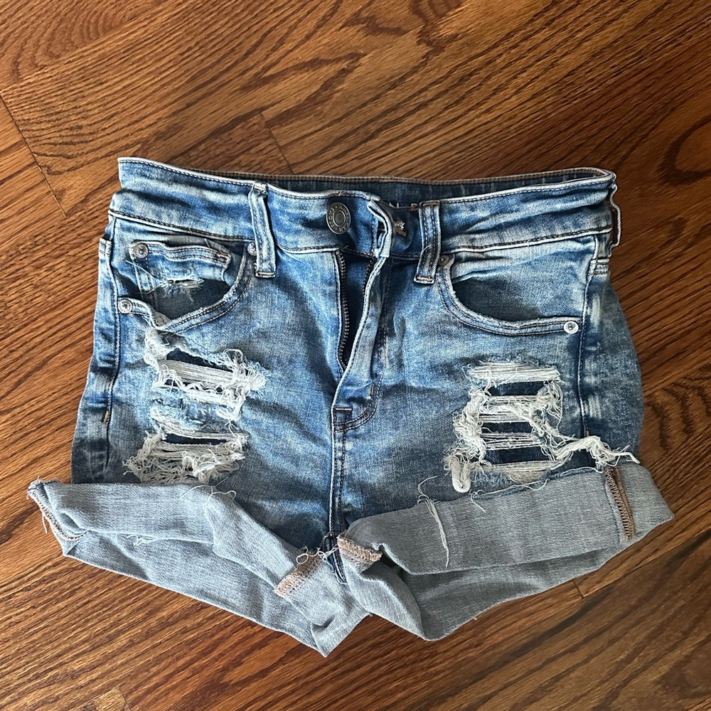 AMERICAN EAGLE Distressed Denim Shorts Size 4